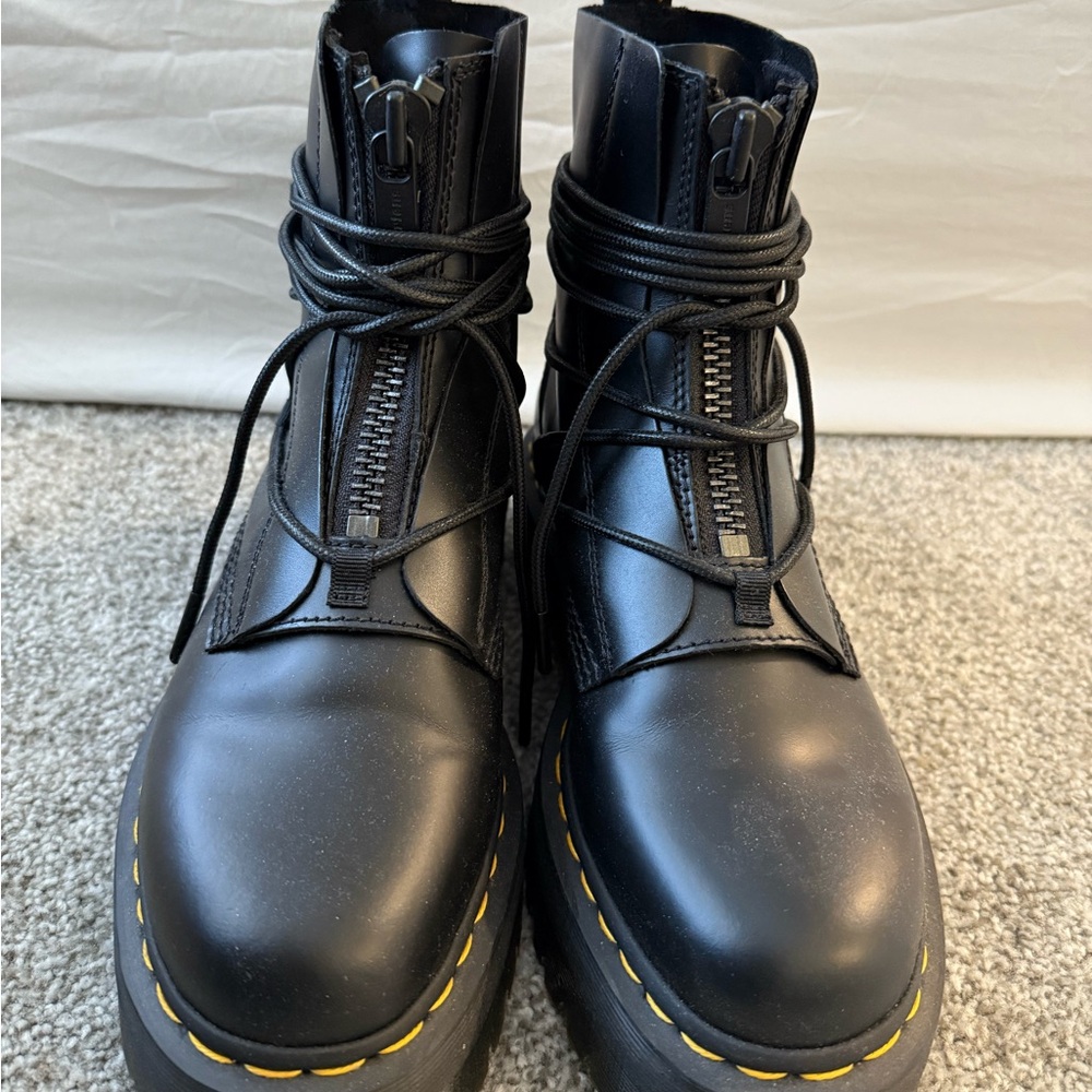 Dr. Martens Jarrik II laced leather
